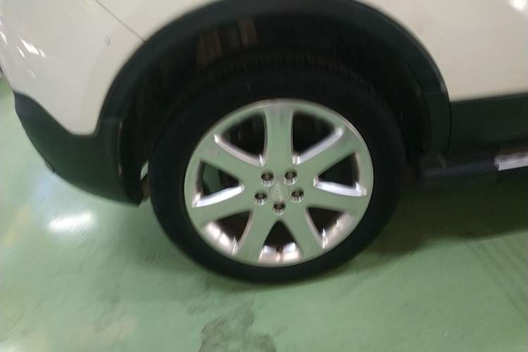 Used Buick Encore 2015 1.4T Automatic Two-Wheel Drive Urban Leading Model Right Rear Wheel Hub