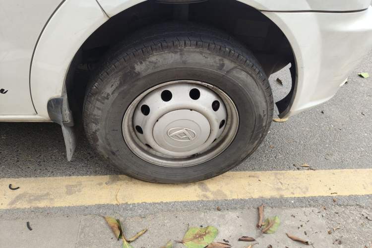 Used SAIC MAXUS Xintu V80 2021 2.0T Manual Classic Aoyuntong 127 PS Mid-axle Mid-roof 6/7/8/9-Seater