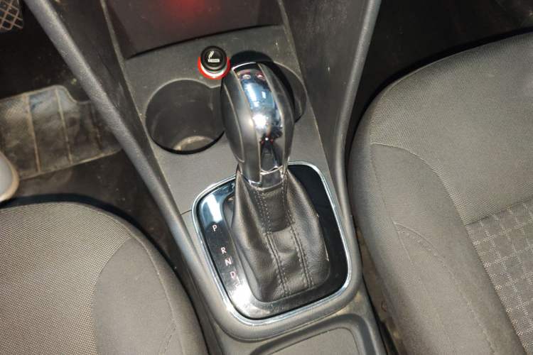 Used Volkswagen Polo 2016 1.6L Automatic Comfort Model Gear Lever