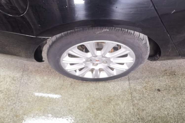 Used Cadillac XTS 2015 28T Comfort Model Exterior 5