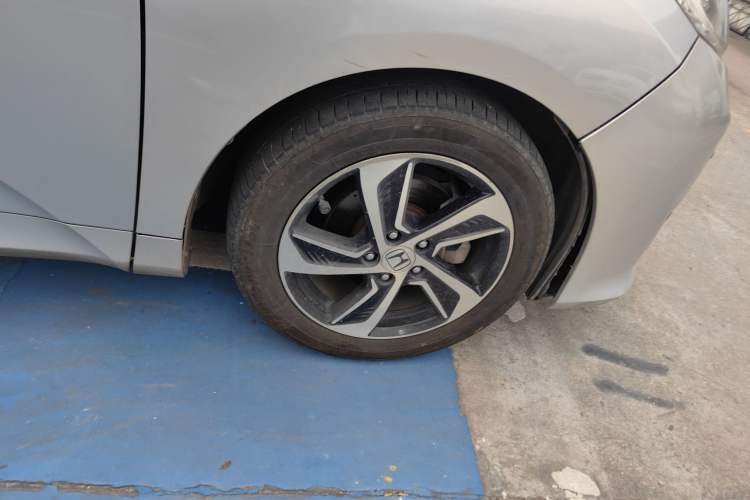 Used Honda Odyssey 2015 Revised 2.4L Luxury Edition Right Front Wheel Hub