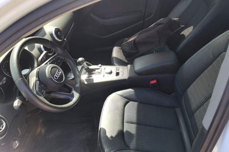 Used Audi A3 2019 Limousine 35 TFSI Fashion Edition China VI Emission Standard Left Front Seat