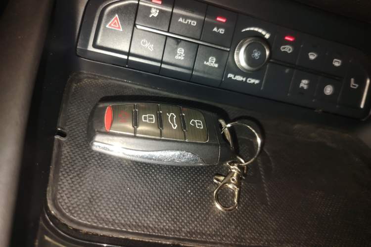 Used Haval F7x 2021 1.5T Two-Wheel Drive Smart Technology Edition Vehicle Key