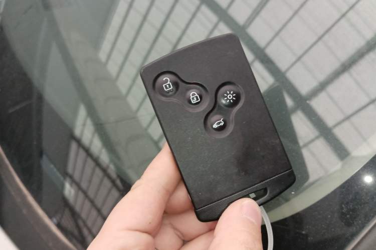 Used Renault Koleos 2014 2.0L Two-Wheel Drive Comfort Edition