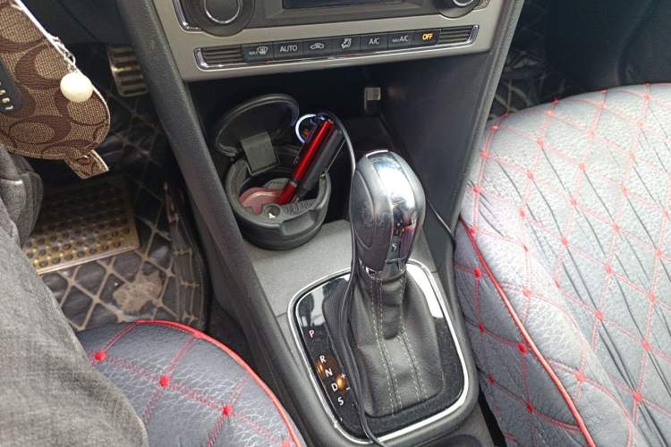 Used Volkswagen Polo 2014 1.6L Cross Polo Automatic
