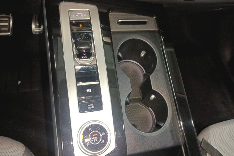 Used Volkswagen Tavendor 2024 380TSI All-Wheel Drive R-Line Cruise Edition