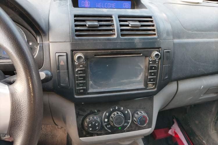 Used BAIC Weiwang M20 2014 1.5L practical type BJ415A Audio And AC Panel