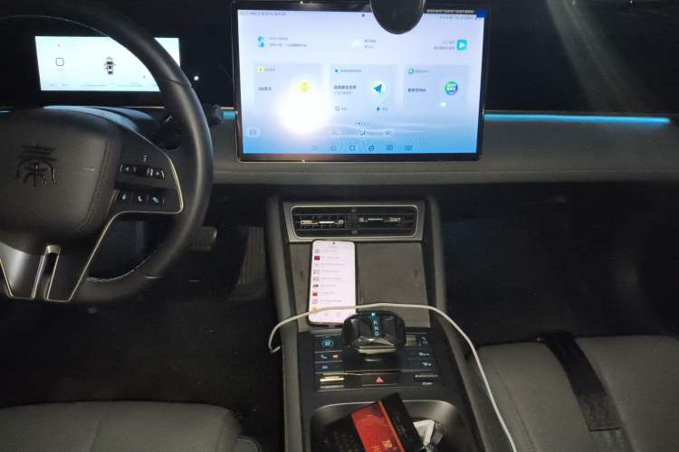 Used BYD Qin L 2024 DM-i 120KM Excellence Model Audio And AC Panel