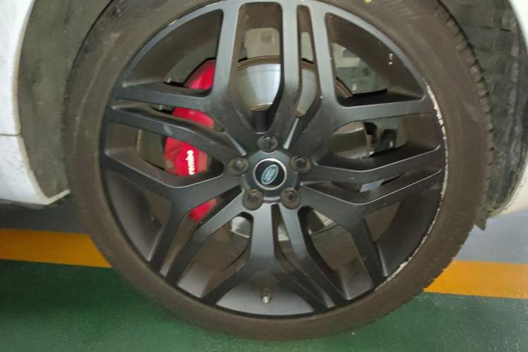 Used Land Rover Range Sport 2017 3.0 SC V6 FENGSHANG ChuanShi Edition DYNAMIC Right Front Wheel Hub