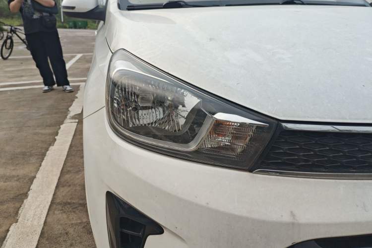 Used Kia Pegas 2017 1.4L Automatic Value Edition Right Front Headlight