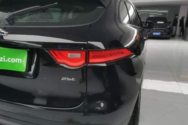 Used Jaguar F-PACE 2016 2.0T Two-Wheel Drive Urban Luxury Edition
