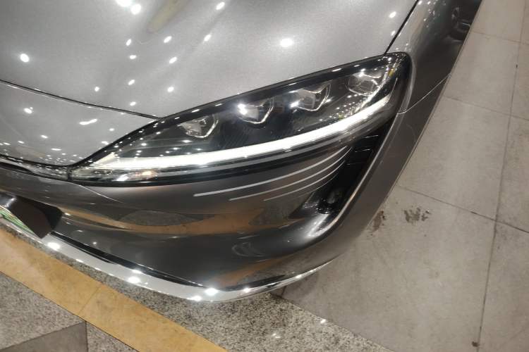 Used Hima Luxeed R7 2024 All-Electric 736 km Ultra Left Front Headlight