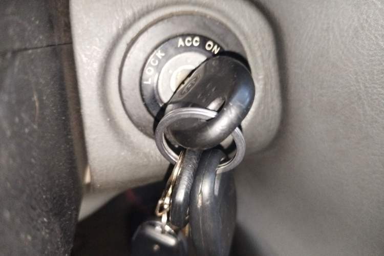 Used Huatai Santa Fe Classic 2012 2.0T Diesel Automatic 4x4 Prestige Version Vehicle Key