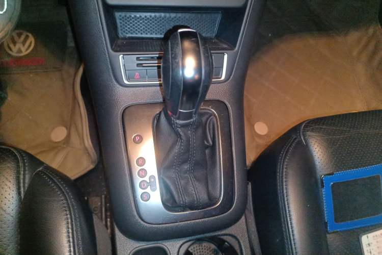 Used Volkswagen Tiguan 2013 1.8TSI Automatic Two-Wheel Drive Luxury Model Gear Lever