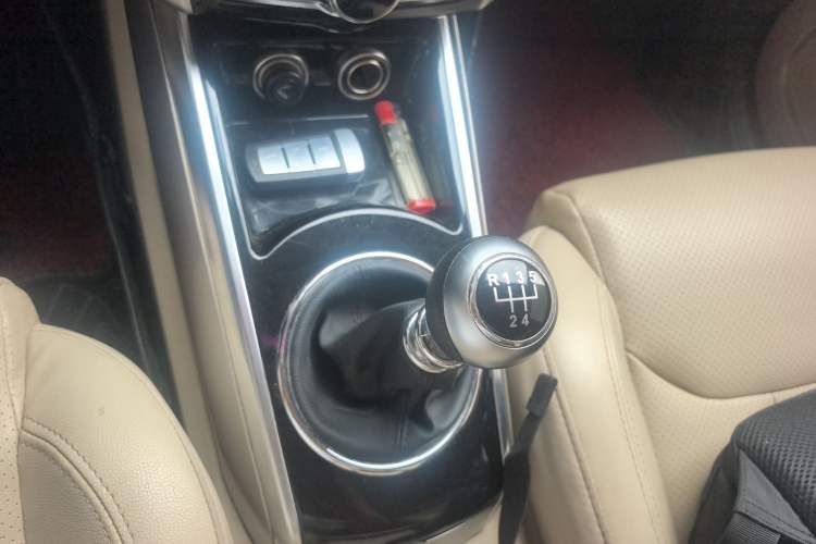 Used Zotye Domy X5 2017 Classic Edition 1.5T Manual Luxury Model Gear Lever