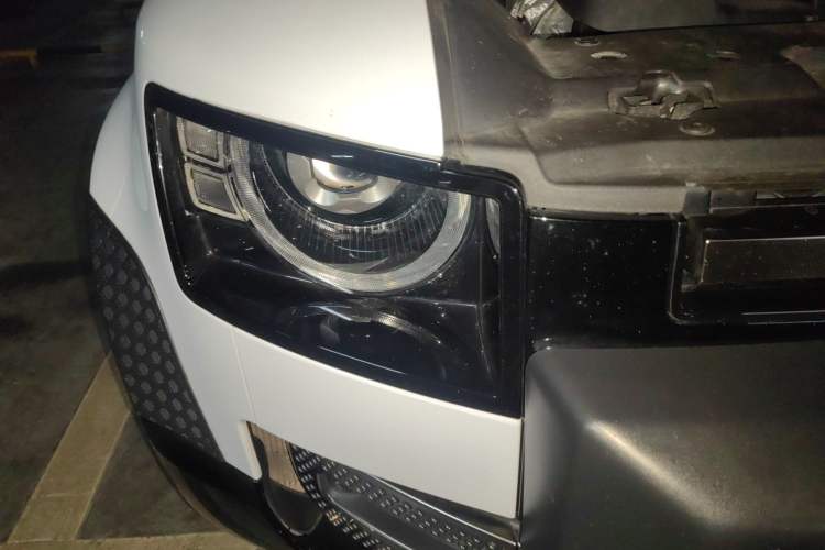 Used Land Rover Defender 2023 110 3.0T P400 X-DYNAMIC HSE Right Front Headlight