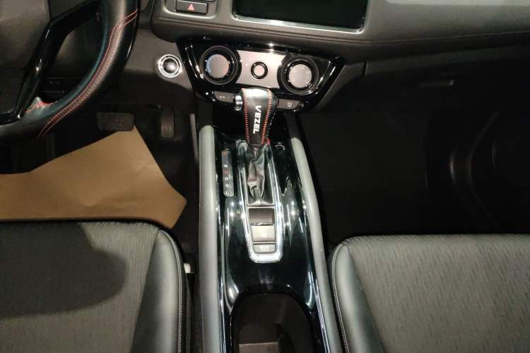 Used Honda Vezel 2019 1.5L CVT Luxury Model China VI Gear Lever