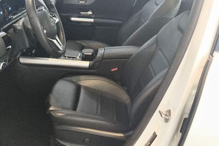 Used Mercedes-Benz GLA 2023 GLA 220 Left Front Seat