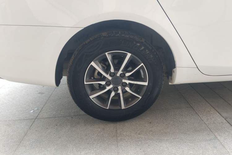 Used Geely Auto Emgrand 2019 Leading Edition 1.5L Manual Luxury Model China VI Standard Right Rear Wheel Hub
