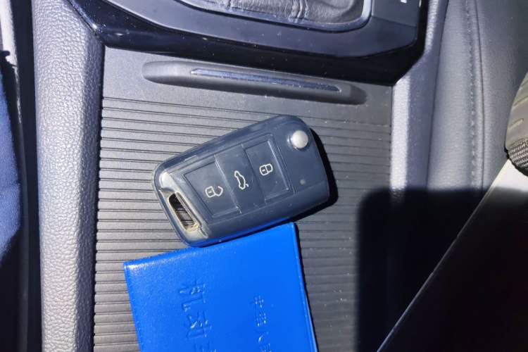 Used Volkswagen Sagitar 2023 300TSI DSG Excellence Edition Vehicle Key