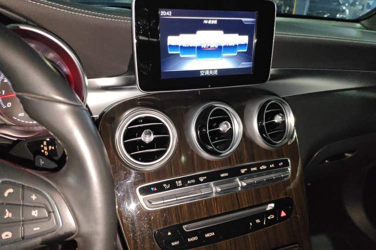 Used Mercedes-Benz GLC 2016 GLC 260 4MATIC Luxury Model