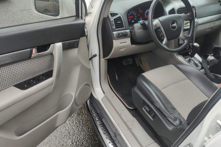 Used Chevrolet Captiva 2012 2.4L Two-Wheel Drive City Edition 5 Seats