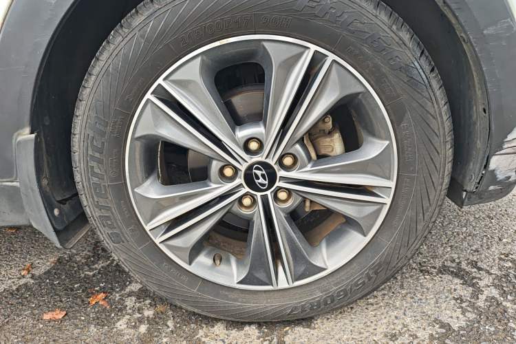 Used Hyundai ix25 2015 1.6L Automatic Two-Wheel-Drive Deluxe DLX Model Right Front Wheel Hub