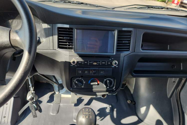 Used Wuling Zhiguang 2015 1.2L Practical LS-I Model
