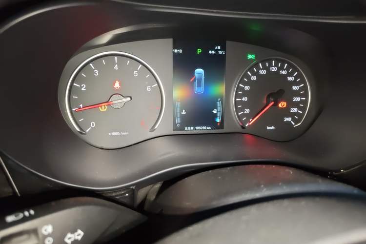 Used BYD Song MAX 2019 1.5T Automatic Smart Connect ZhiLian RuiDong 6-Seater China V Standard
