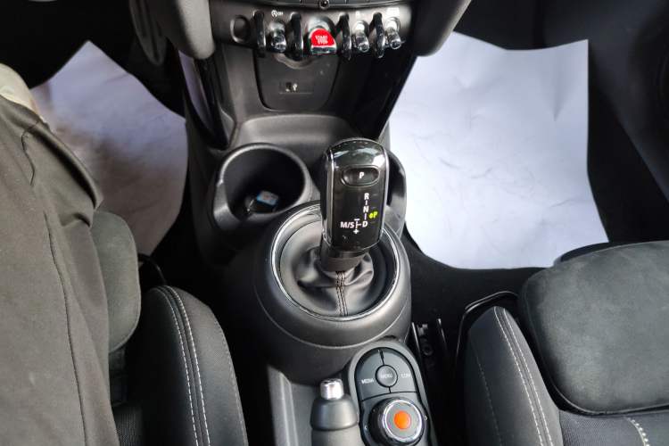 Used MINI 2019 1.5T COOPER Racing Driver
