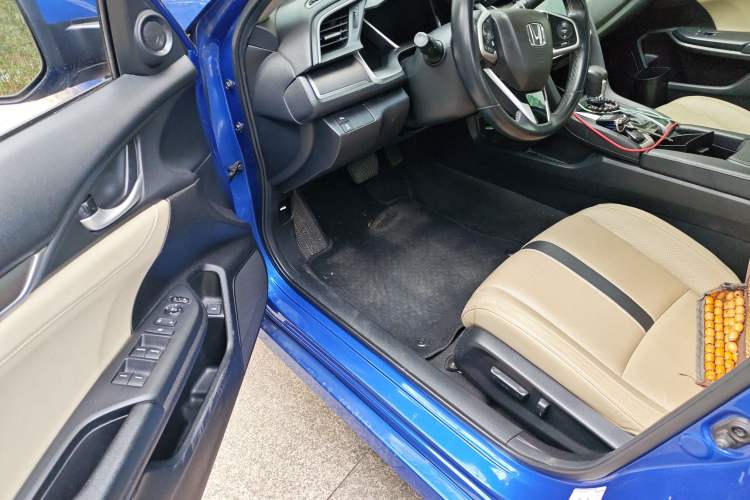Used Honda Civic 2016 220TURBO CVT Prestige Edition
