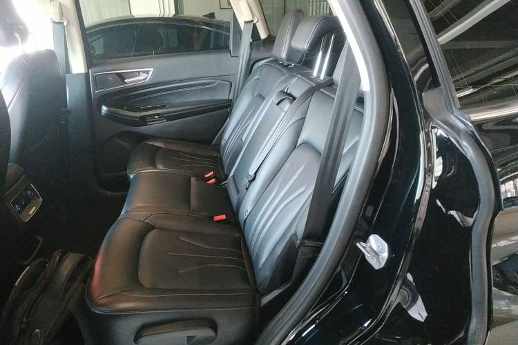 Used Ford Edge 2021 PLUS EcoBoost 245 Two-Wheel-Drive Titanium 7-Seater