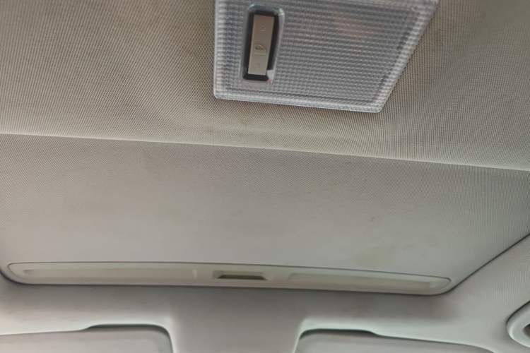 Used Buick Encore 2015 1.4T Automatic Two-Wheel Drive Urban Elite Version Headliner