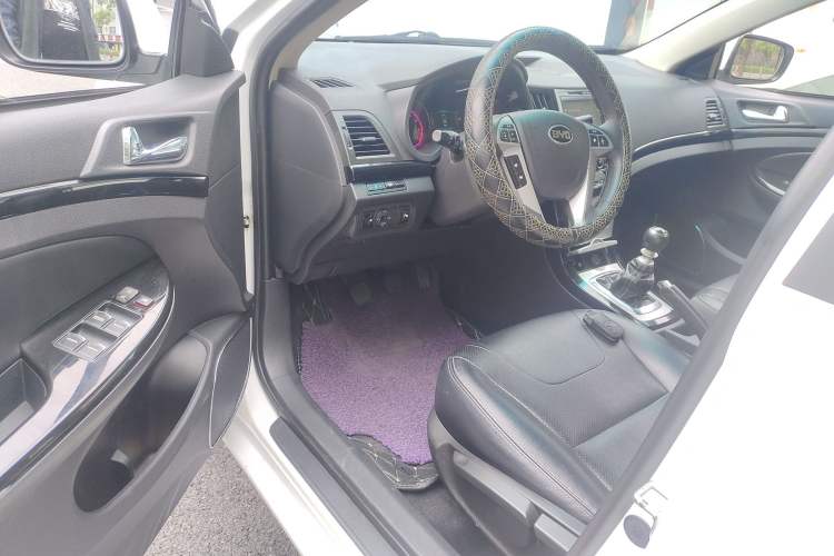 Used BYD Surui 2014 1.5TI Manual Luxury Model
