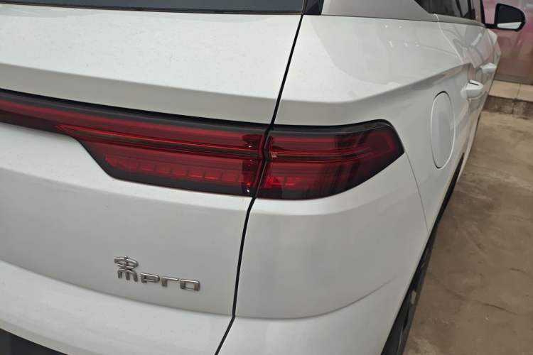 Used BYD Song Pro New Energy 2024 HONOR Edition DM-i 71KM Beyond Model Right Rear Taillight