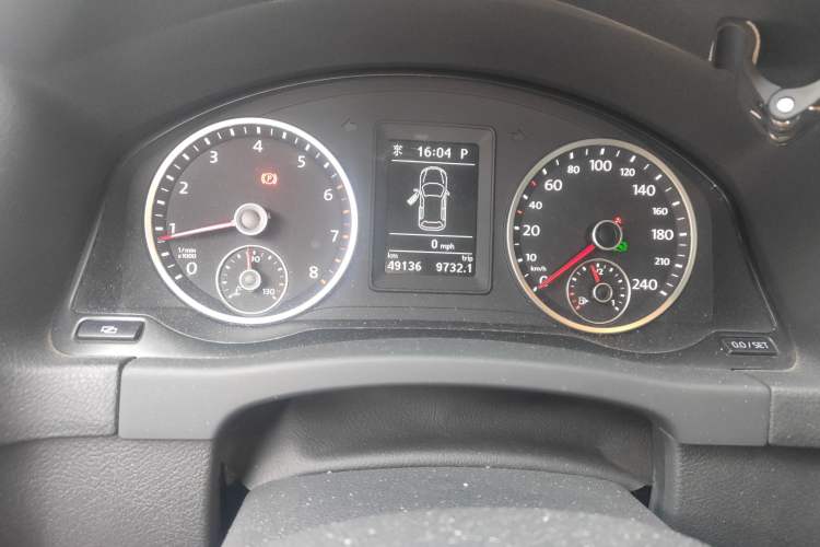 Used Volkswagen Tiguan 2012 1.8TSI Automatic Two-Wheel Drive Elite Edition Odometer Close Up