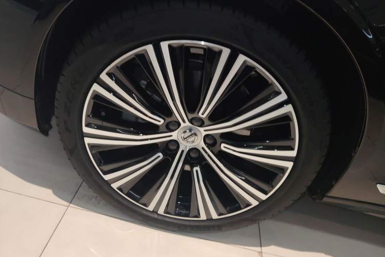 Used Volvo S90 2024 B5 Zhiyuan Luxury Edition
