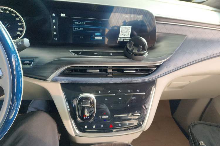 Used Buick GL8 2021 ES Landtrek 653T Comfort Edition