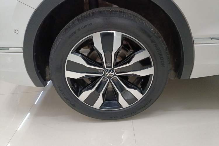 Used Volkswagen Tiguan L 2022 330TSI Automatic Two-Wheel Drive R-Line Enhanced Edition
