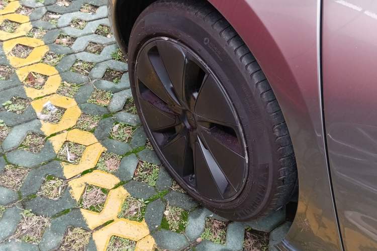 Used Tesla Model 3 2023 Rear-Wheel-Drive Version
