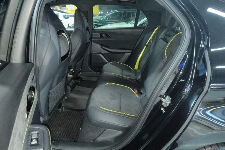 Used Lynk & Co 03 2023 03+ 2.0TD Automatic Yufeng Edition Left Rear Seat