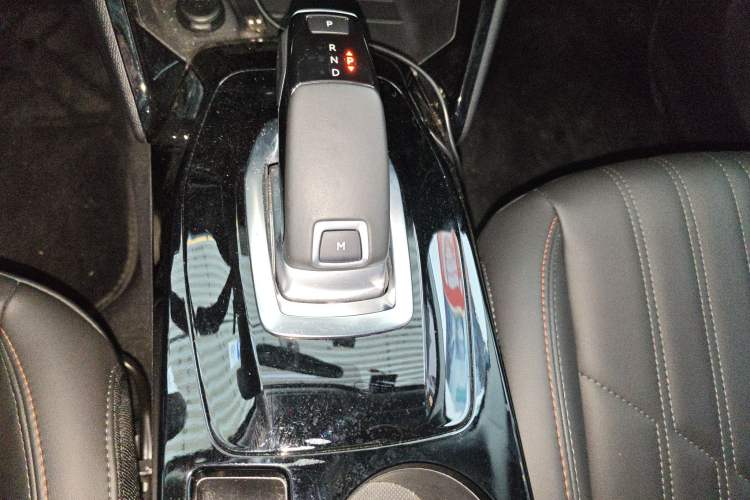 Used Peugeot 2008 2022 230THP THE ONE Gear Lever