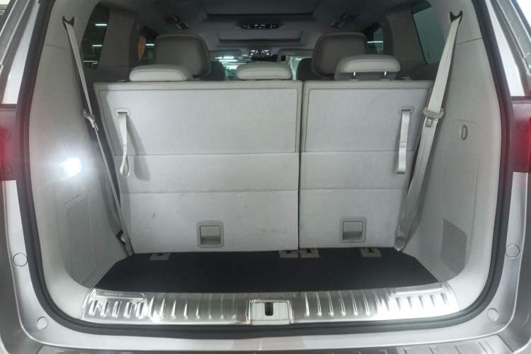 Used Roewe iMAX8 New Energy 2025 1.5T DMH Lu Zun Deluxe Edition Trunk