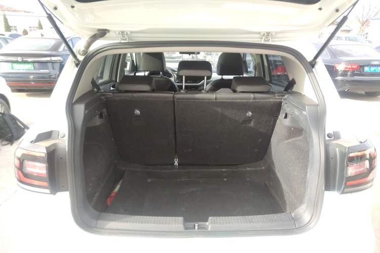 Used Volkswagen Tacqua 2021 200TSI DSG JoyConnect Edition Trunk