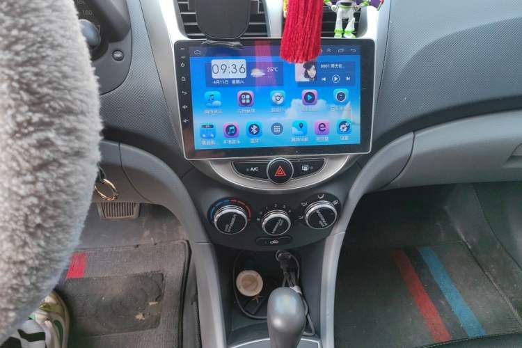 Used Hyundai Verna (older generation) 2014 1.4L Automatic Smart GLS Audio And AC Panel