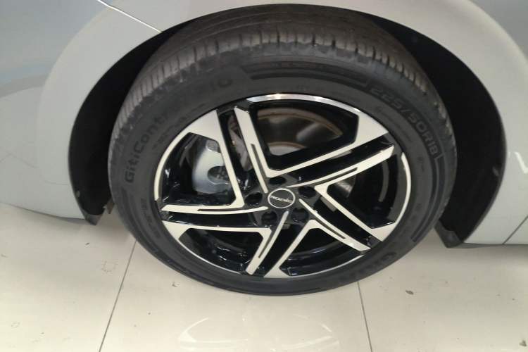 Used Roewe D7 2023 DMH 125km Flagship Edition