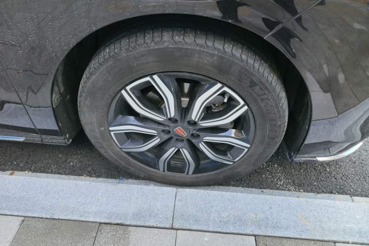 Used Hongqi HQ9 2023 2.0T Smart Connect Flagship Edition Right Front Wheel Hub