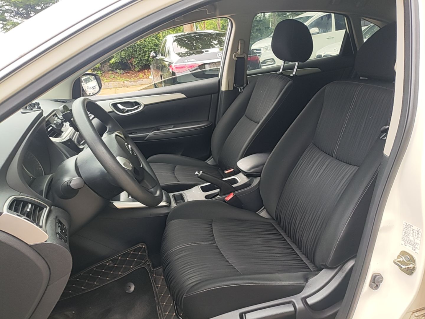 Vordere Reihe im Auto