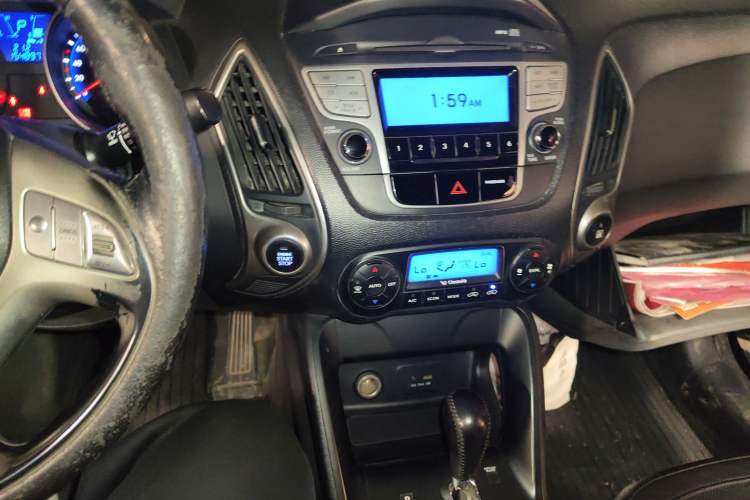 Used Hyundai ix35 2012 2.0L Automatic Two-Wheel Drive Elite Edition GLS
