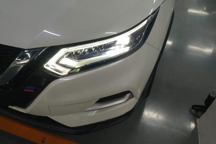 Used Nissan Qashqai 2022 2.0L CVT XV Premier Luxury Edition Left Front Headlight